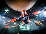 Полет в аэротрубе: впечатляющее приключение в невесомости