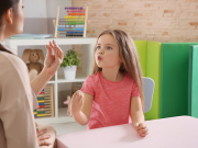 Детский логопед-дефектолог: как выбрать и почему не стоит запускать проблемы у ребенка