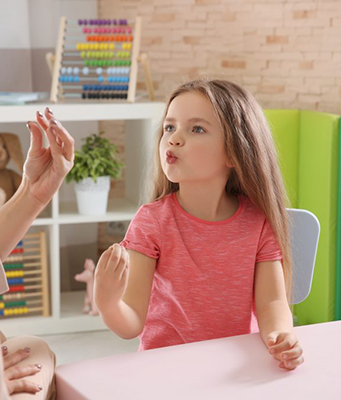 Детский логопед-дефектолог: как выбрать и почему не стоит запускать проблемы у ребенка