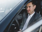 Ключевые моменты аренды автомобиля с водителем: удобство и безопасность