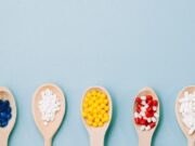 Витамины и добавки для женщин: какие комплексы поддерживают здоровье и энергию