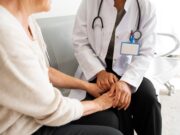 Как правильно вывести из запоя в домашних условиях, поддержать здоровье и избежать опасных последствий