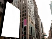 Рекламные вывески для бизнеса — влияние дизайна, размера и расположения на привлечение аудитории