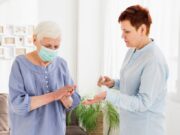 Экстренный вызов врача на дом — как действовать в критических ситуациях для сохранения здоровья