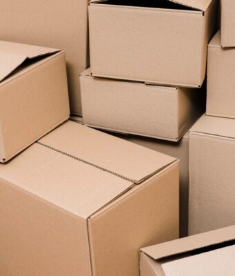 Изготовление тары из картона: забота об окружающей среде, технологические аспекты и использование в современной системе грузоперевозок.