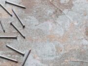 Строительный крепеж металлический и полиамидный