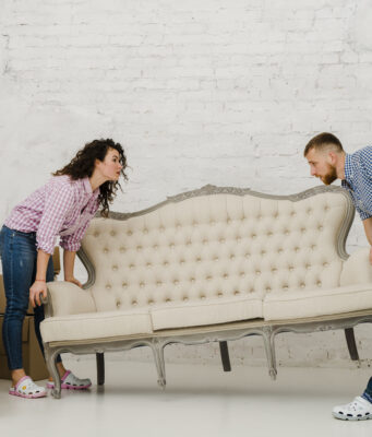Перетяжка мебели: профессиональная помощь