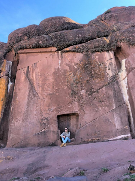Загадочная дверь в скале в Перу: куда ведет Араму Муру   