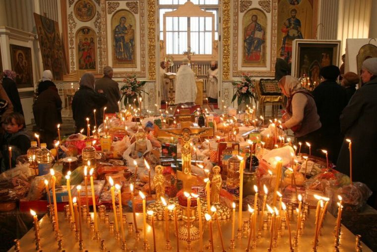 Утешить в скорби помогут молитвы на Дмитриевскую поминальную субботу