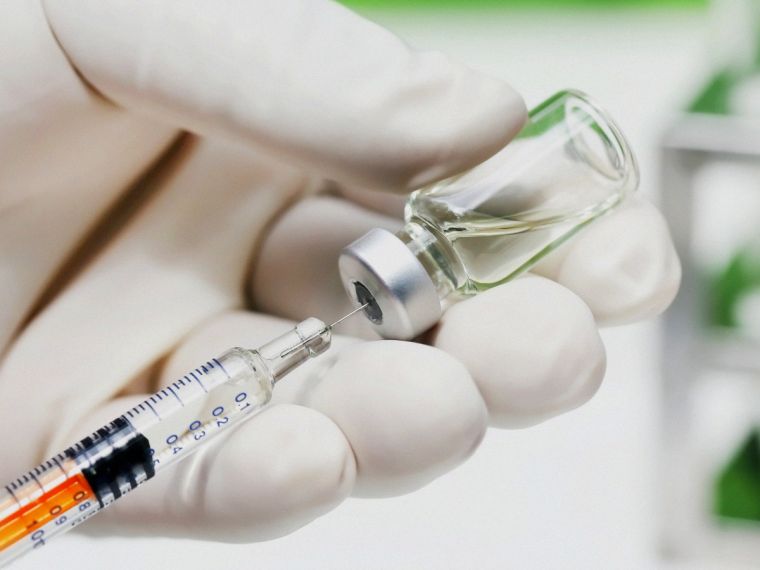 Евросоюз предпочел «Спутнику V» менее удобную вакцину