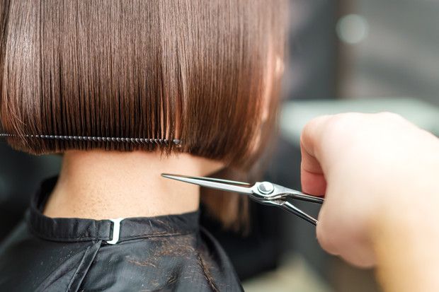 В какие дни декабря 2020 года женщинам нужно стричь волосы, чтобы сохранить их здоровье