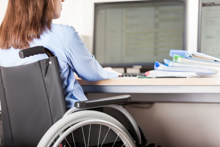 Индексацию пенсий работающим инвалидам могут вернуть