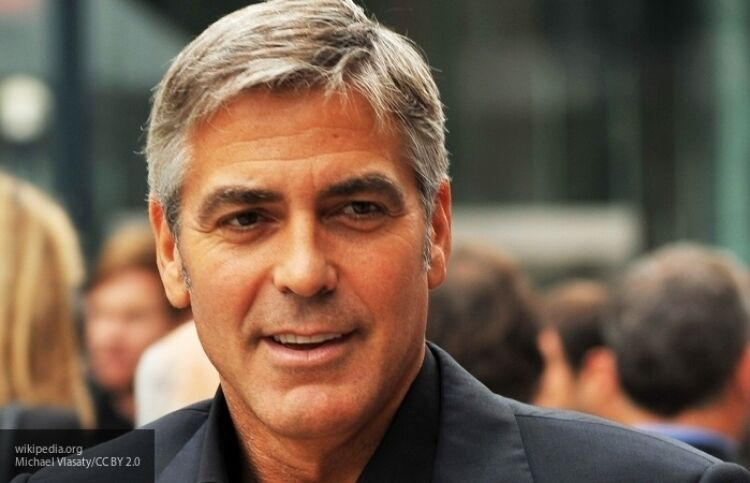 Джордж Клуни объяснил решение раздать 14 миллионов долларов друзьям