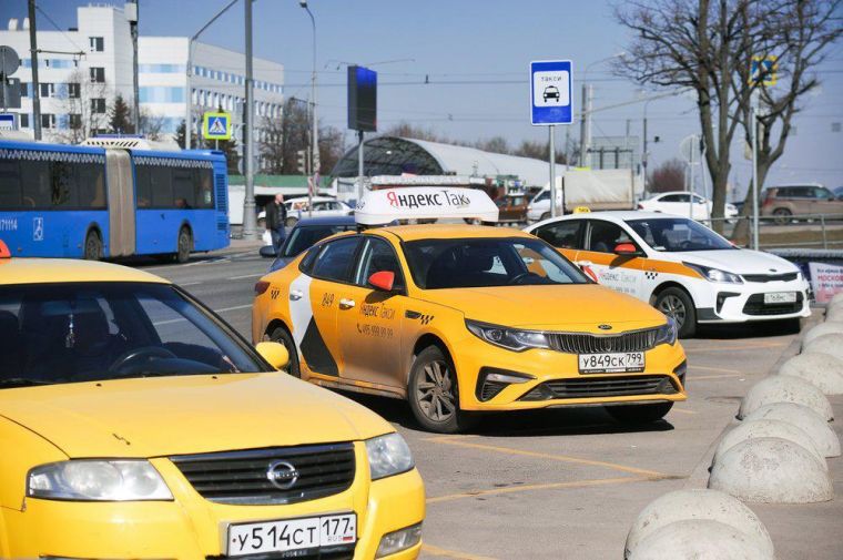 В России начали штрафовать водителей такси за отсутствие маски