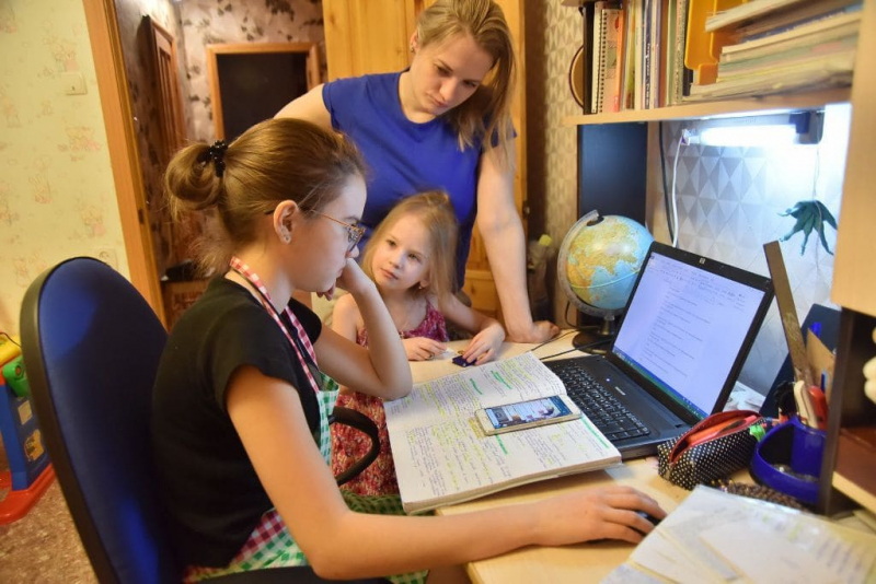 Законно ли полностью переводить ребенка на дистанционное обучение в России?