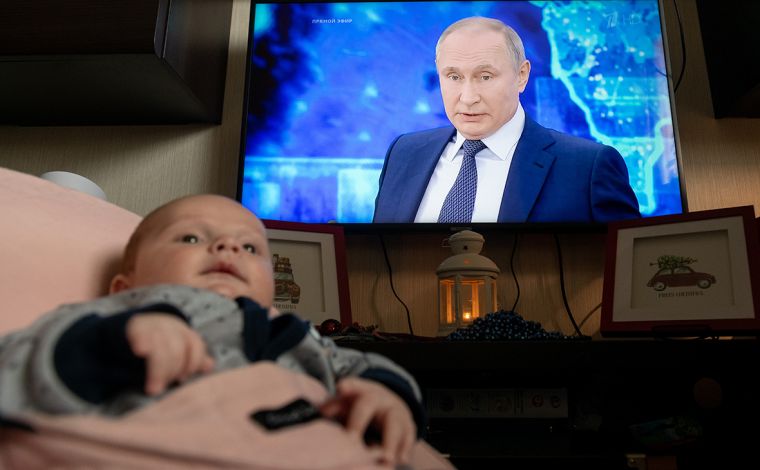 Детские пособия от президента: как начисляются путинские выплаты