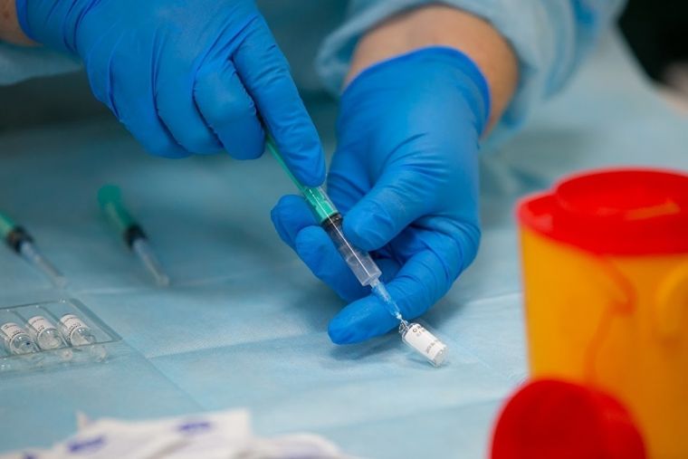 Россия продолжает бить рекорды по числу заболевших и погибших от коронавируса