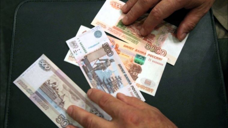 Зарплаты за декабрь россияне получат до 1 января